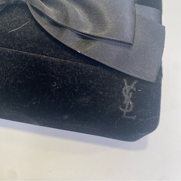 YSL Velvet 2008 Holiday Box with Satin Bow Top NEVER USED Eyeshadow & Lip Cream - Picture 2 of 9